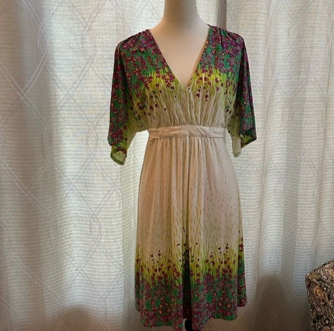 $15 ECI NEW YORK FLORAL DRESS SIZE 8
