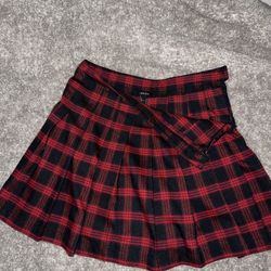 Red And Navy Blue Pleaded Skirt 