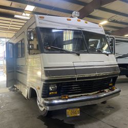 1984 Winnebago Chieftain