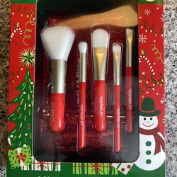 6-pc Christmas Makeup Brush Gift Set $10