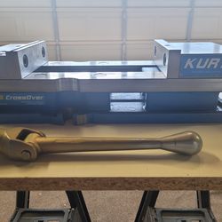 Kurt DX6 Crossover 6" Milling Machine Vise w/ jaws & handle