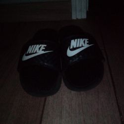 Women Nike Slides