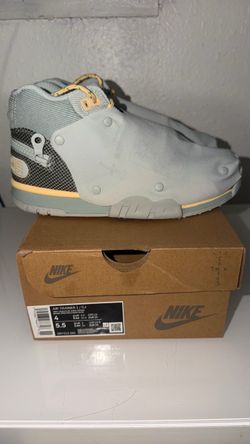 Travis Scott Trainer 1