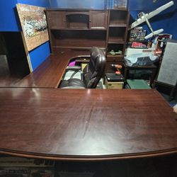 U Shaped Executive Desk - Good Condition 
