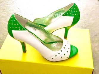 Pumps - Size 5.5 /6 