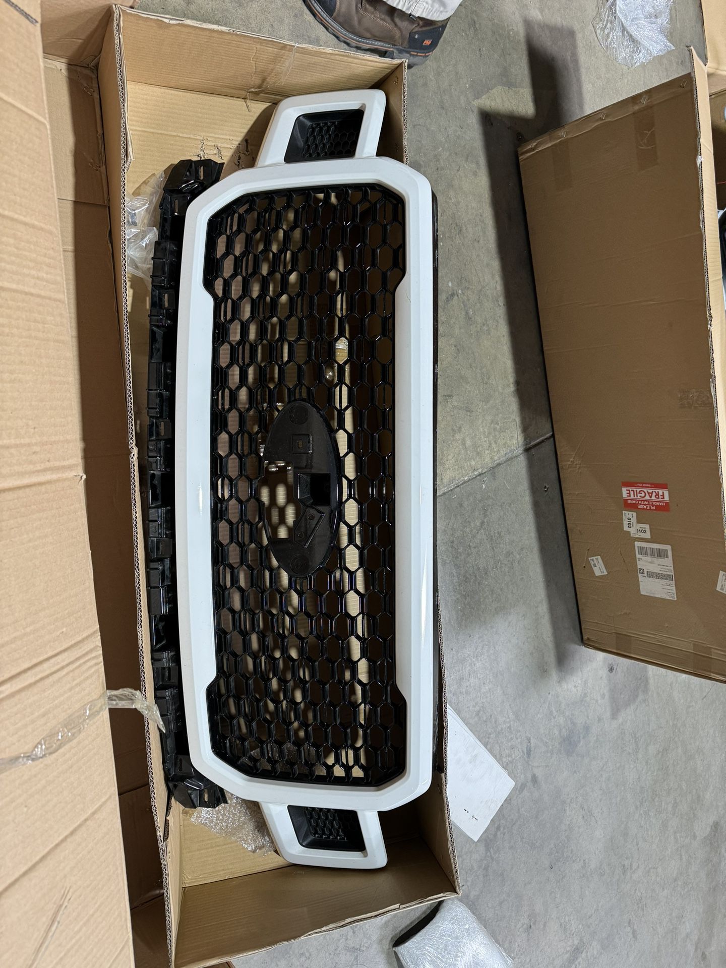 2018 Ford F150 Front Grill Oxford White 