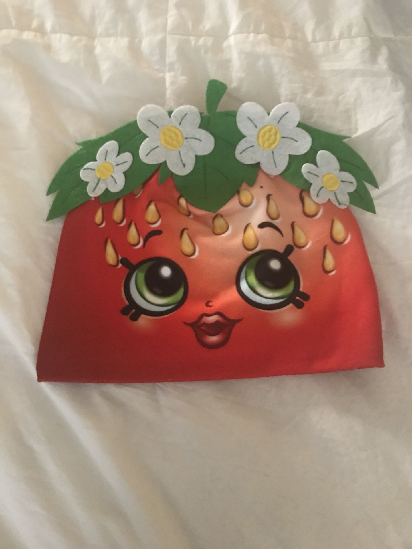 ** BRAND NEW ** KIDS SHOPKINS STRAWBERRY KISS BEANIE HAT