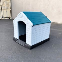 $70 (New in box) Plastic dog house medium size pet indoor outdoor all weather shelter cage kennel 30x30x32”