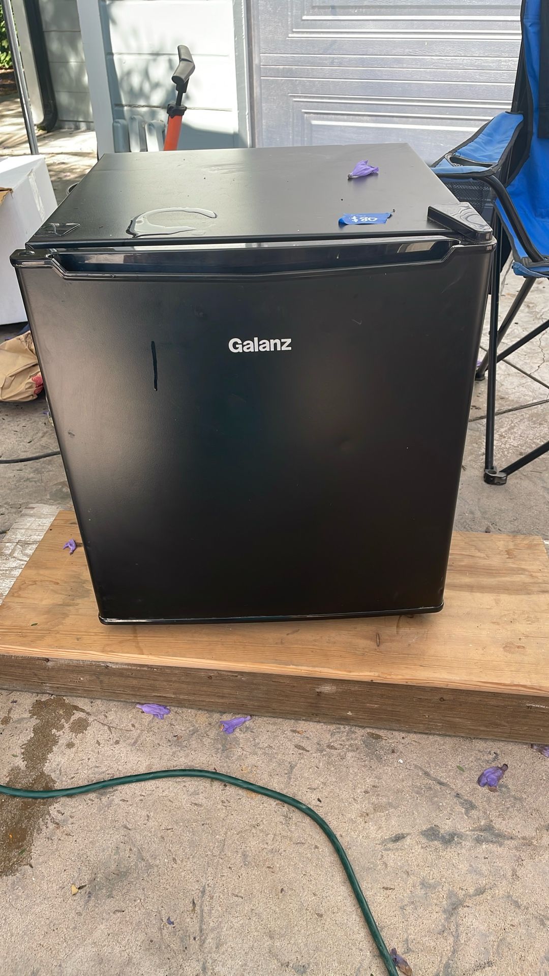 Galanz Mini Fridge 
