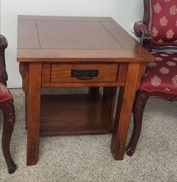 Like new Wood End Table with Drawer and Shelf