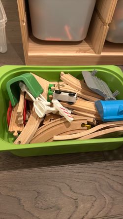 45 pieces wooden train set