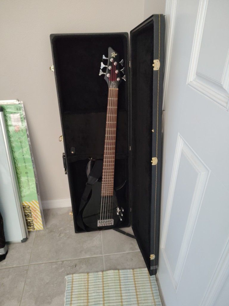 6 String Rouge Bass Guitar With Case