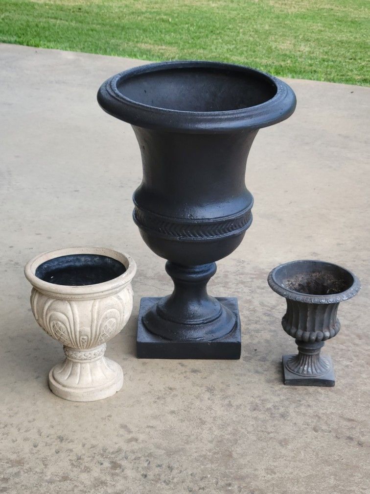 PLANTERS. (3)