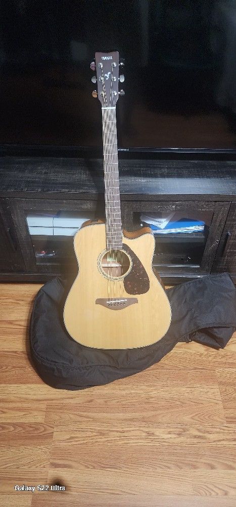 Yamaha acoustic-electric guitar
