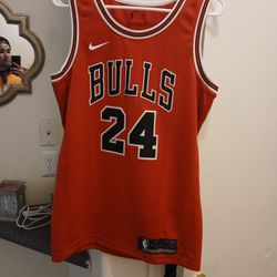 Adult Size Small Markkanen Bulls Jersey