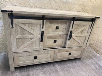 Rustic Barn Door Sideboard - Local Delivery Available for a Fee - See My Other Items 😎