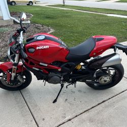 2012 Ducati Monster 796