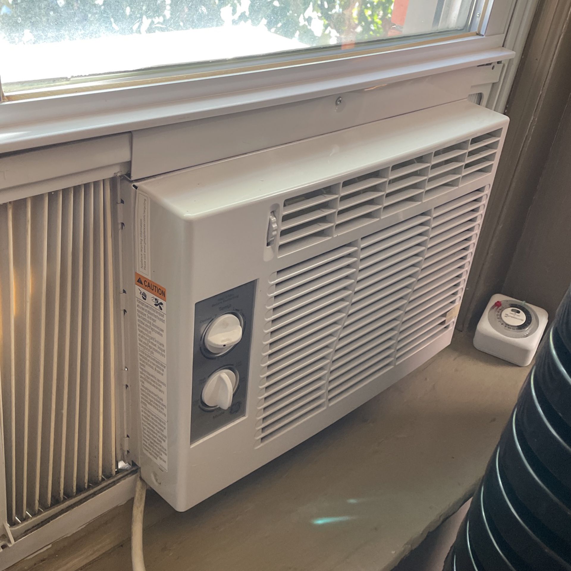 AC Window Unit Air Conditioning 