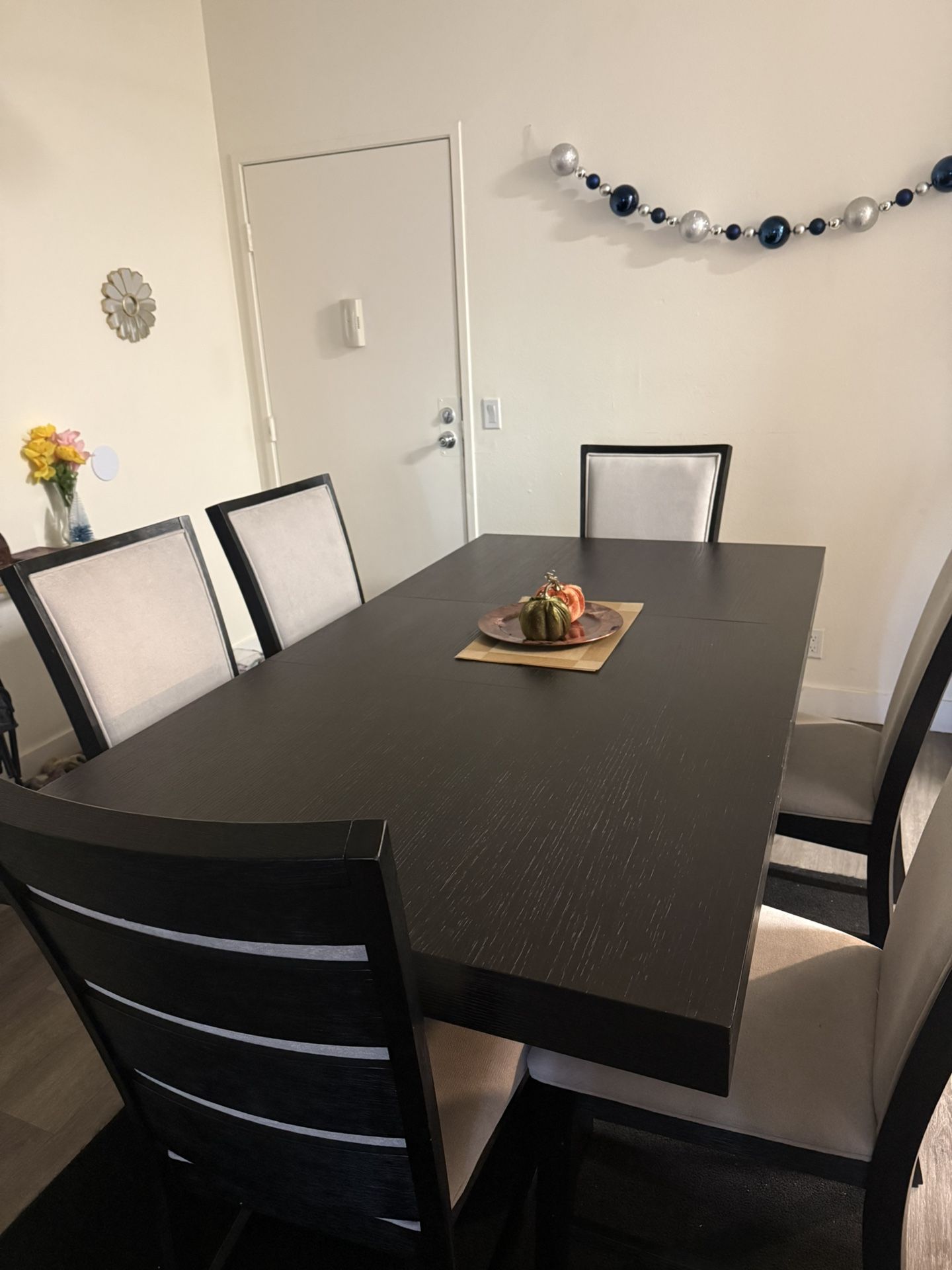 Beautiful Kitchen Table With leaf