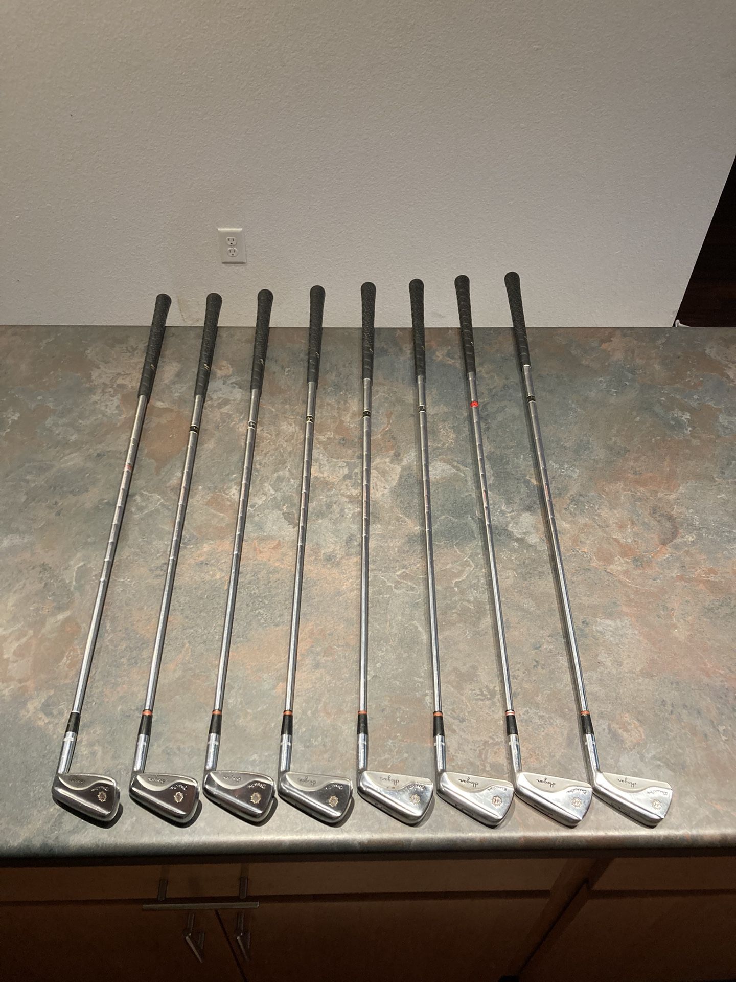 Hogan Director Golf Clubs, 3-9 Iron With E Wedge