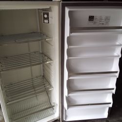 Whirlpool White 15.1 Cu Ft Upright Freezer 