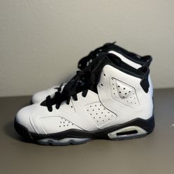 White Jade Black Jordan 6 gs Size 4y