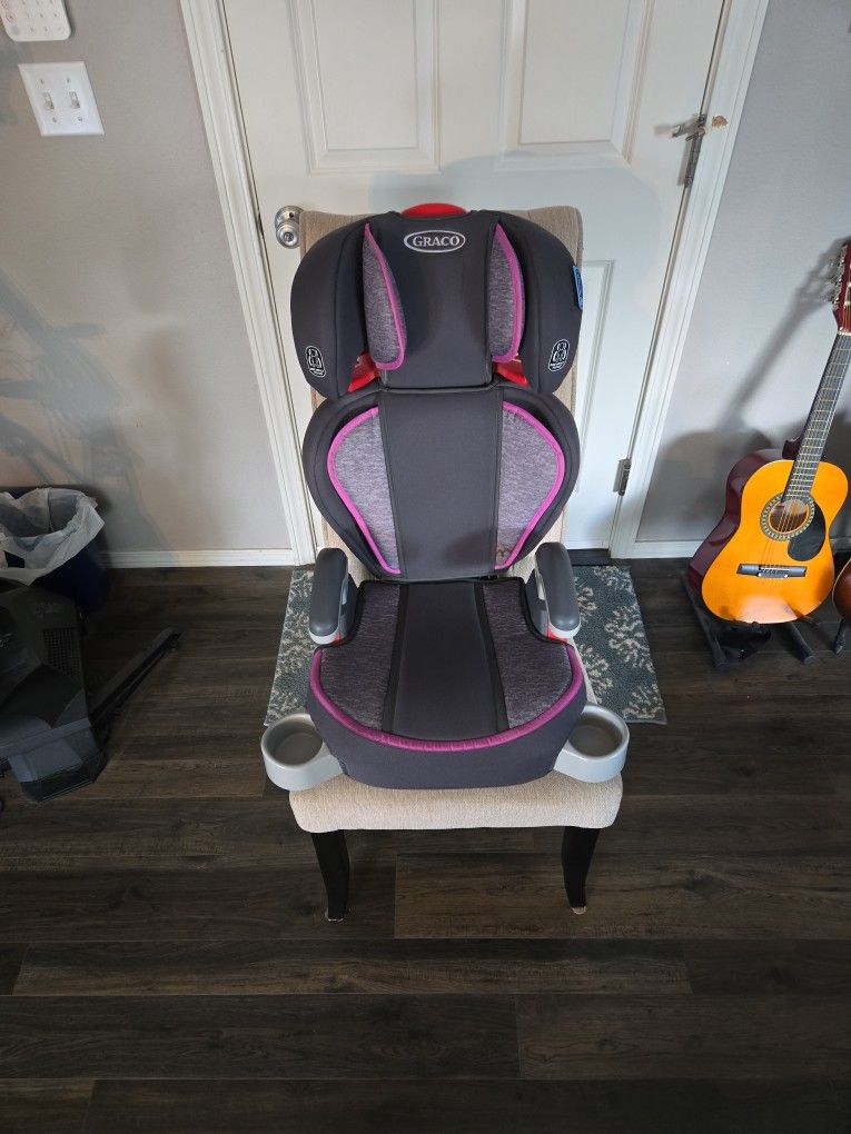 Graco Turbo Booster With Goldbug Go Seat Protector