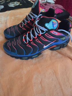 Slightly used men gym shoe