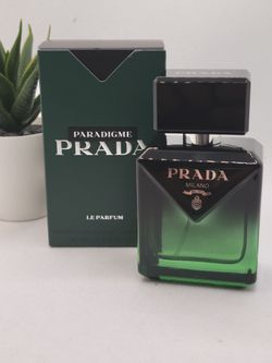 Prada 

Paradigme Le Parfum

1.7 fl ⭐️