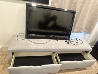 Tv & Ottoman