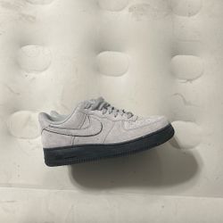 AF1’S Size 10  And HoodRich Shirt Size 2XL