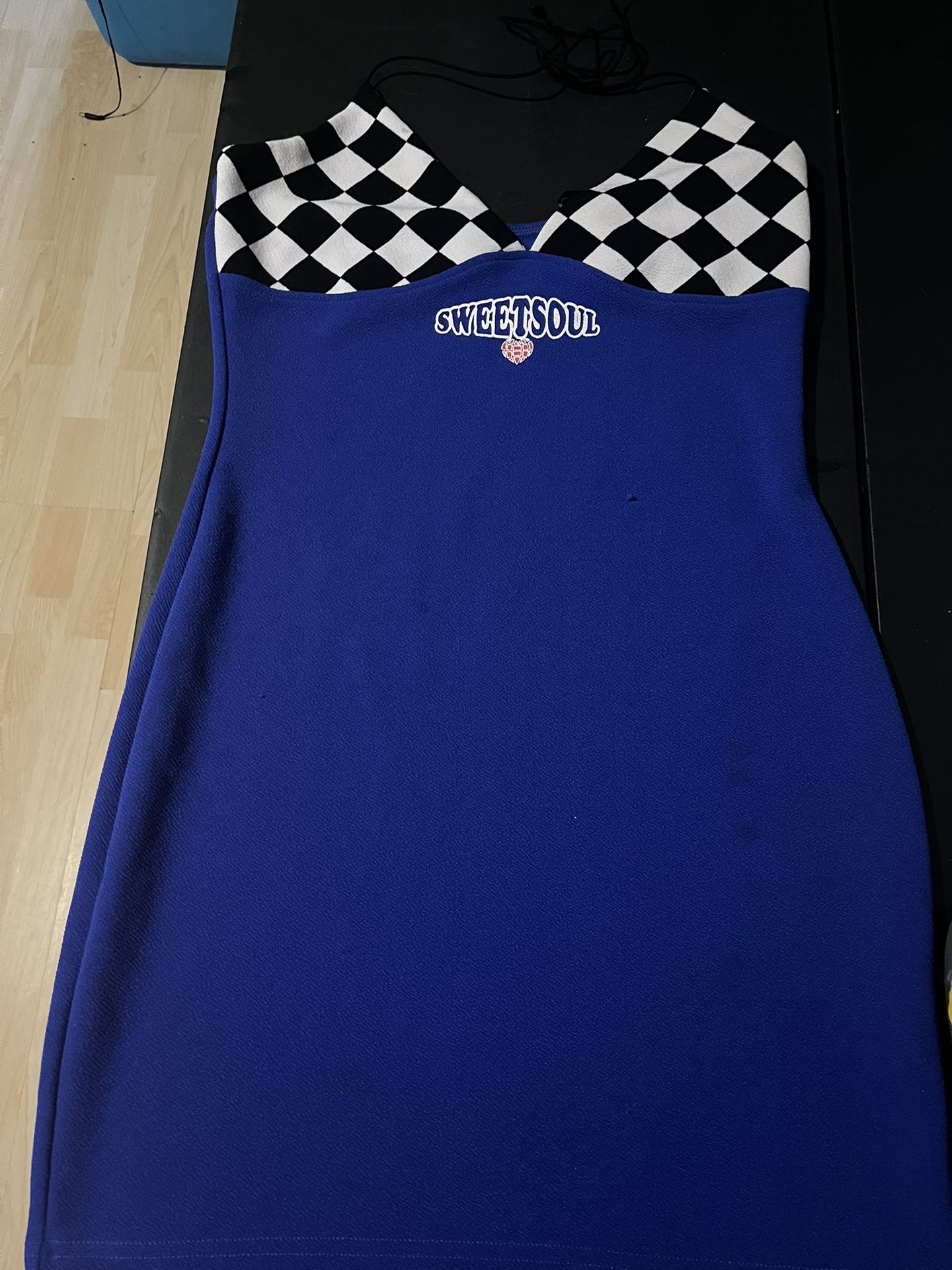 Good condition gorgeous dress very pretty 😍 