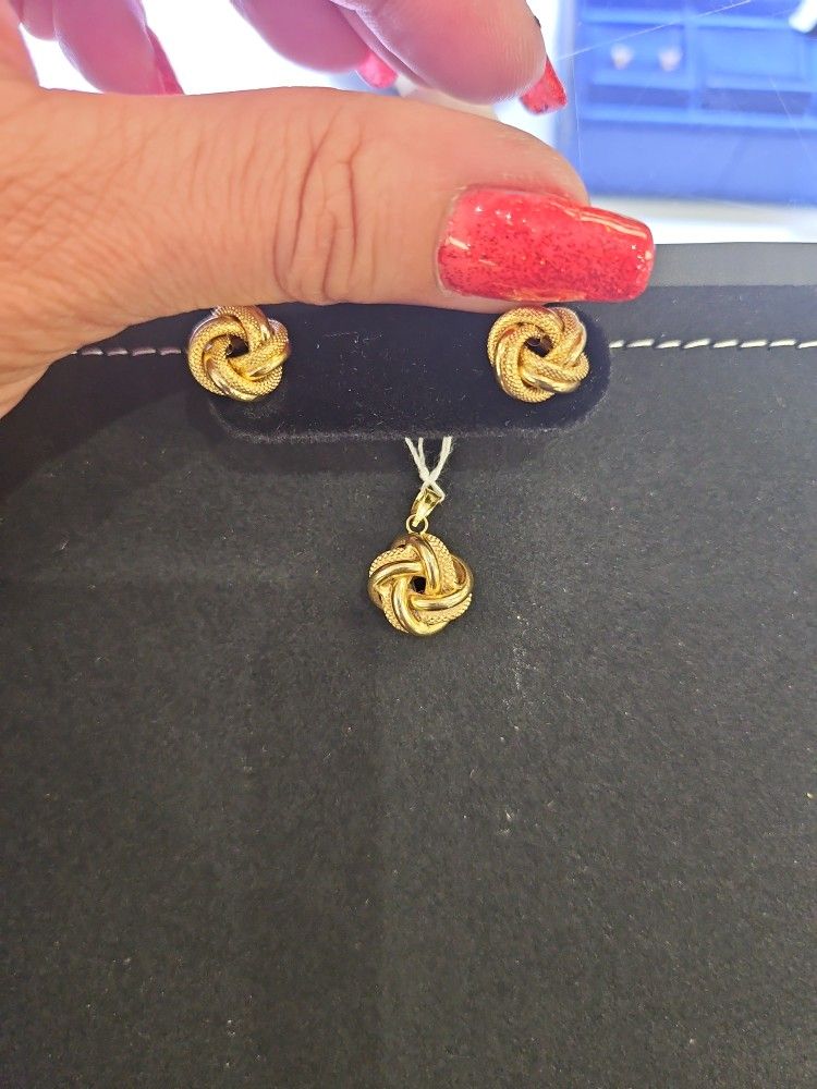 10k Pendant &earrings Set Perfect For Mothers Day 