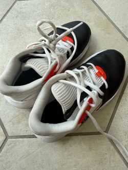 Basketball shoes, size 1.5