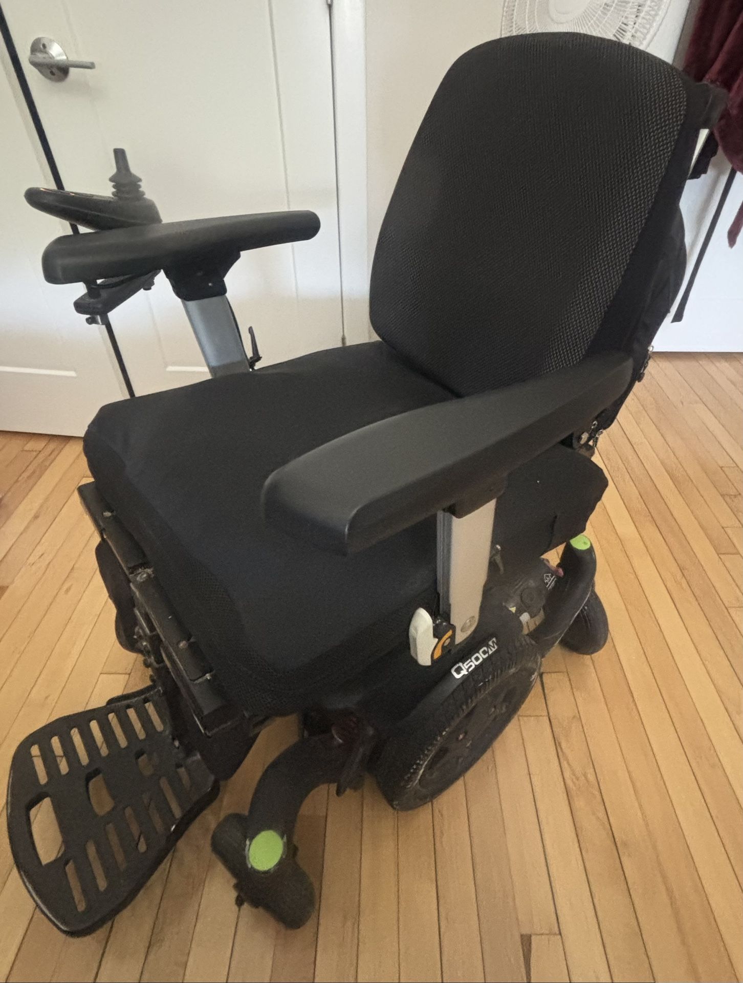 Quickie Q500m Powerchair