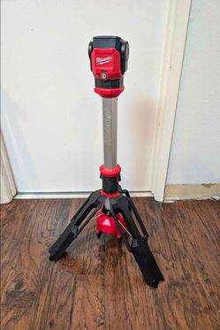 Milwaukee M12 LED tower light  12v /110v
