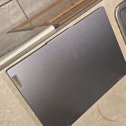 2024 Touchscreen Lenovo ideapad 5 -2-in-1Amd ryzen 7/16gb ram/1tb Ssd/Win11/wifi7/bluetooth!
