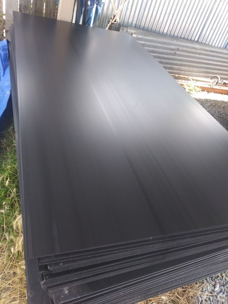 Black corrugated plastic 4 x 8 sheets