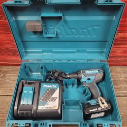 Makita XFD10 Drill w/ 2Ah Battery, Charger, and Hard Case