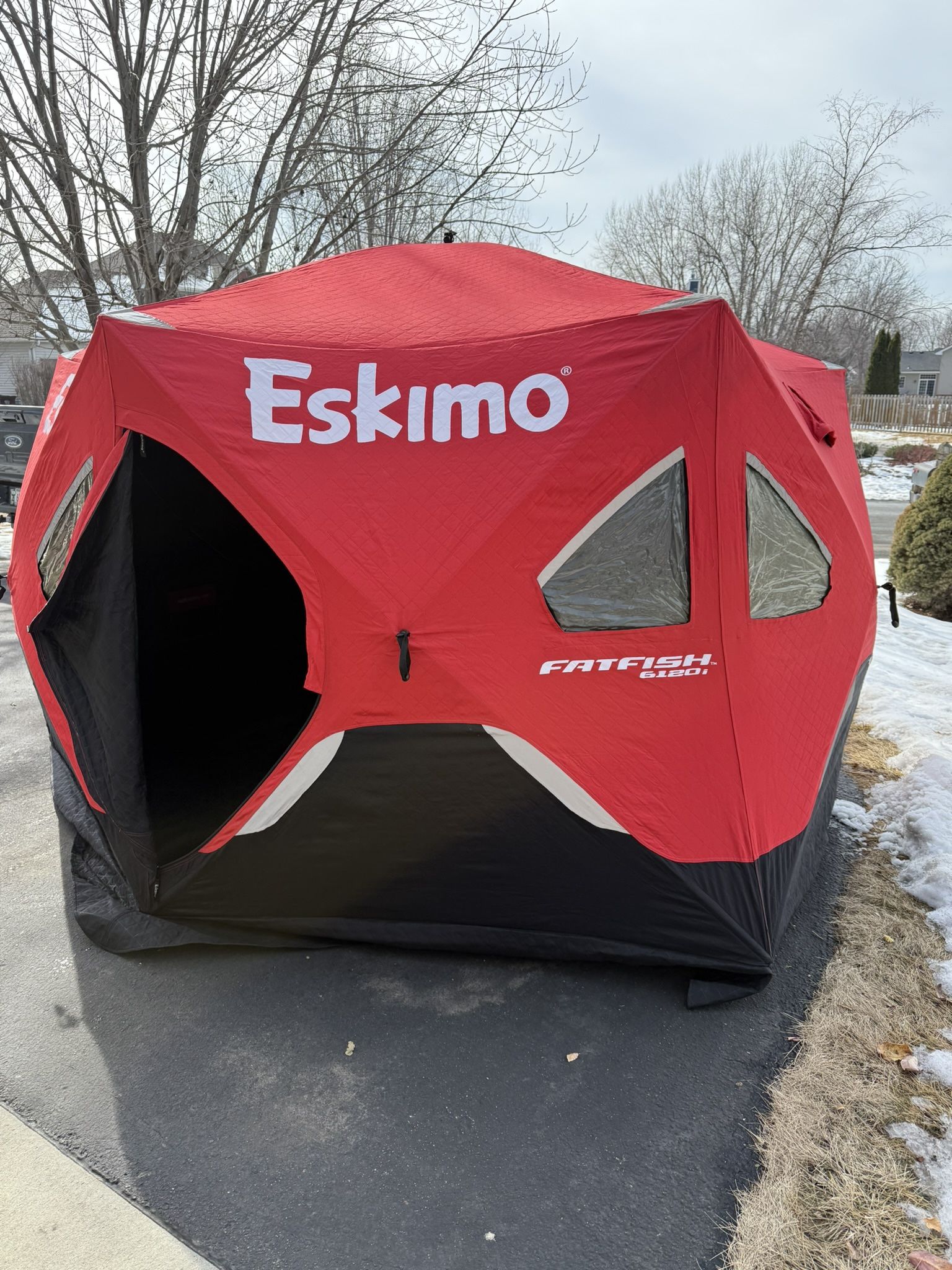 Eskimo portable Insulated Fish House