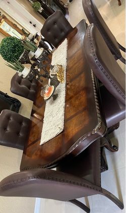 Dining room set with 6 chairs