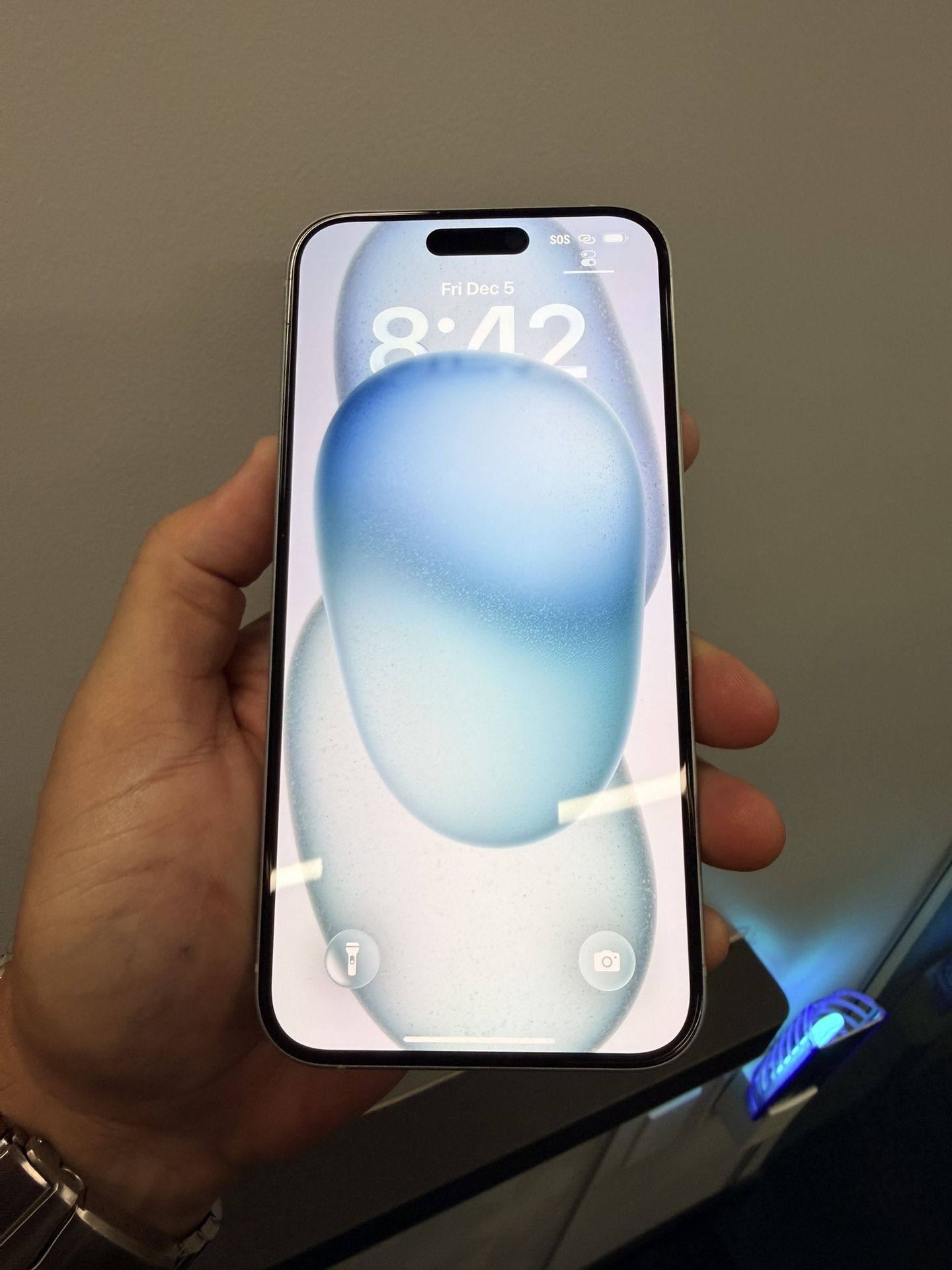 IPhone 15 Plus 128 GB, Pristine Like New Condition. Unlocked Use any carrier. Hablo Espanol.