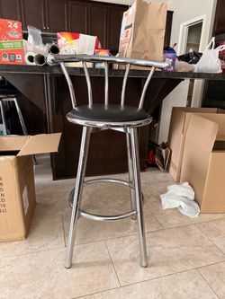 2 chairs /strools