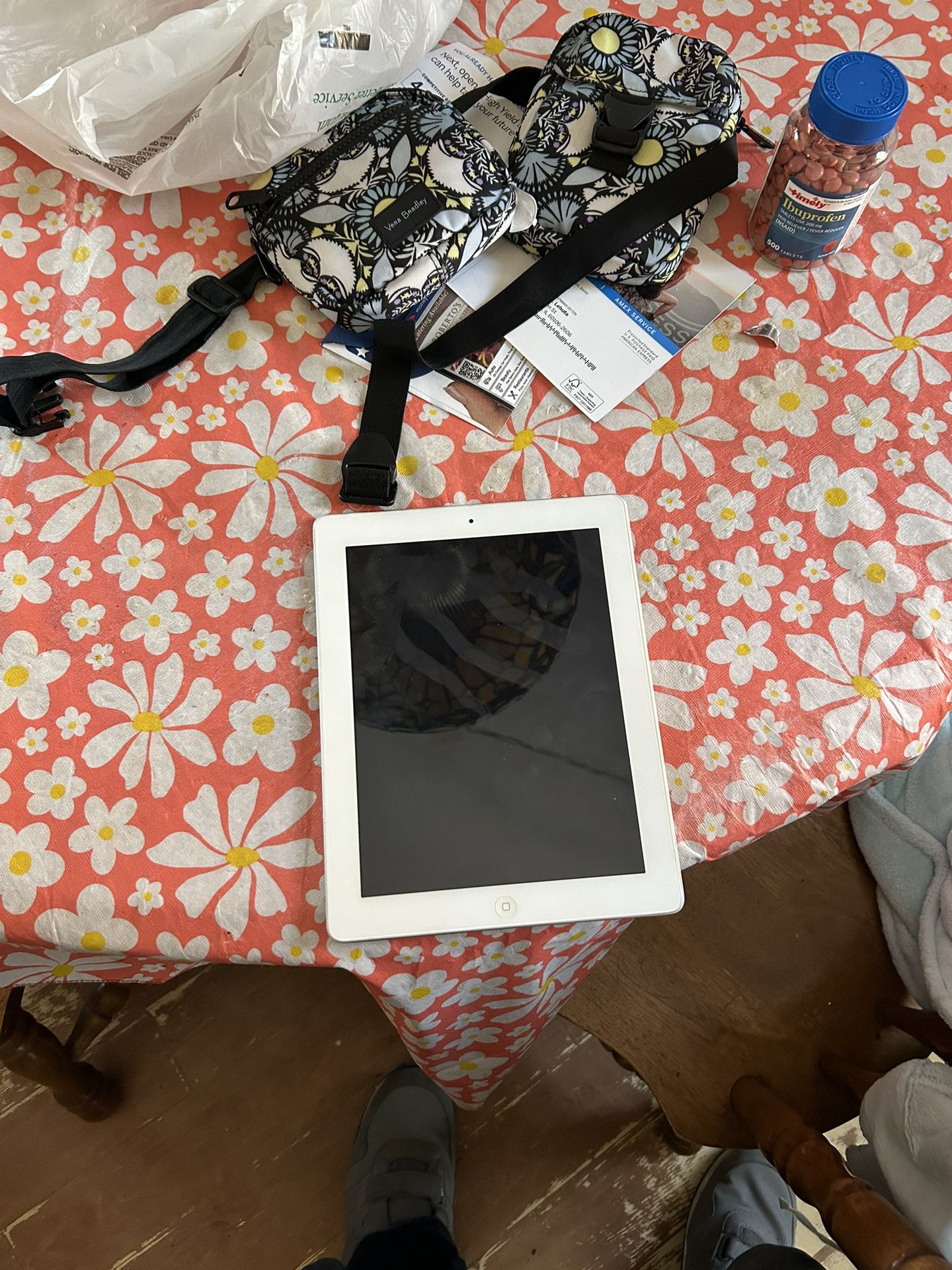 2nd Generation Ipad 32gb For Parts Or Repair 