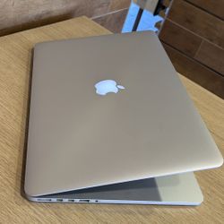 Apple MacBook Pro 15” Retina I7/16GB/500GB SSD $350
