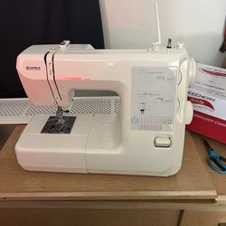 Kenmore Sewing Machine Like  New 