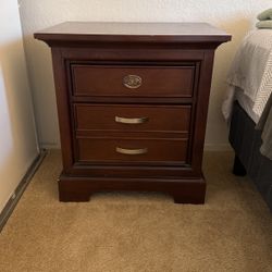 Night stand with two drawers 