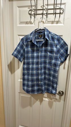 Medium men’s Lee shirt