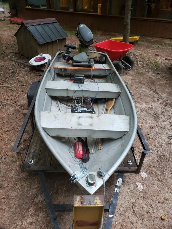 12 foot fishing boat for Sale in Mooresville, NC - OfferUp