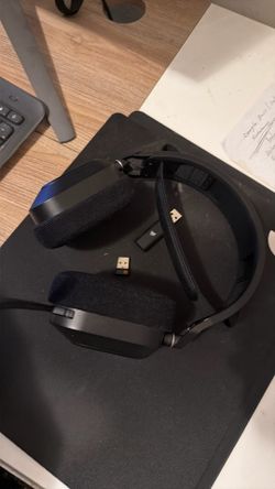 Gaming headset Corsair hs80 RBG